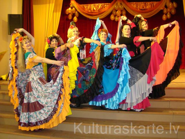 Austrumu deju kolektīva "Farida" pasākums „No vistām līdz gulbjiem”